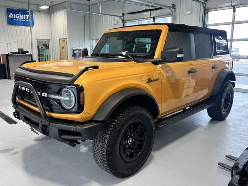 Orange Metallic 2022 Ford Bronco Wildtrak