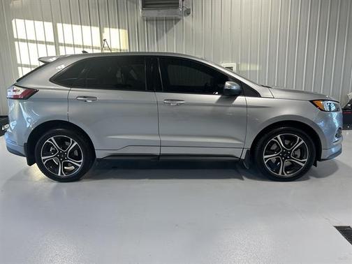 2022 Ford Edge ST