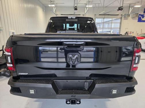 Diamond Black Crystal Pearlcoat 2019 RAM 2500 Laramie Crew Cab 4x4 6'4' Box