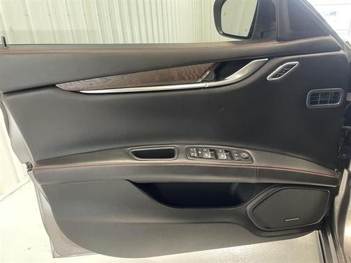 Bianco Alpi Pearlescent 2017 Maserati Ghibli S Q4