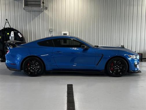 2019 Ford Shelby GT350R Base