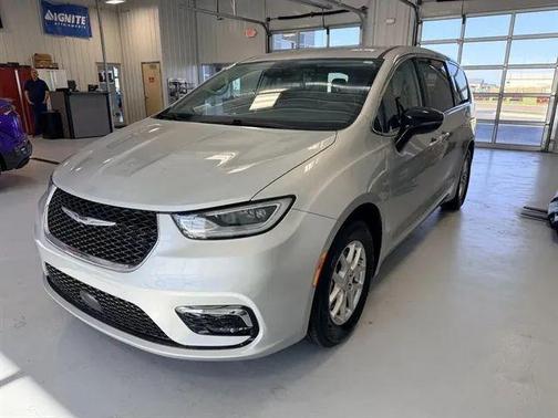 Silver Mist Clearcoat 2024 Chrysler Pacifica Touring L