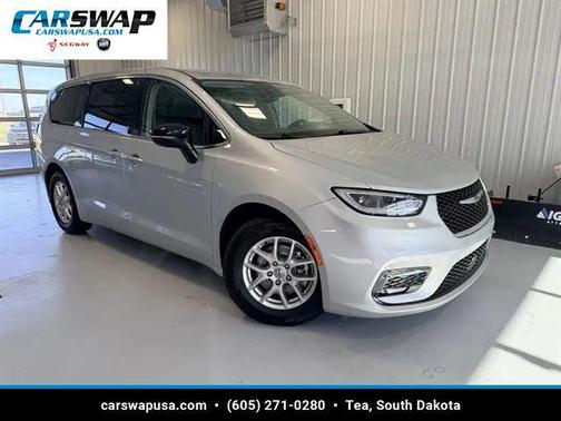 Silver Mist Clearcoat 2024 Chrysler Pacifica Touring L