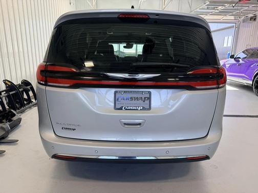 Silver Mist Clearcoat 2024 Chrysler Pacifica Touring L