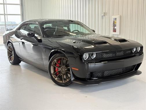 Pitch Black Clearcoat 2022 Dodge Challenger SRT Hellcat