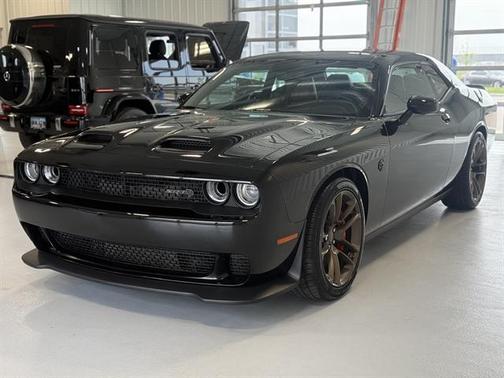 Pitch Black Clearcoat 2022 Dodge Challenger SRT Hellcat