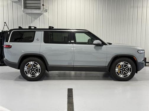 2023 Rivian R1S Adventure