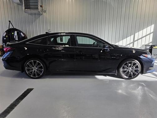 2022 Toyota Avalon Touring