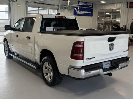 Bright White Clearcoat 2024 RAM 1500 Big Horn/Lone Star