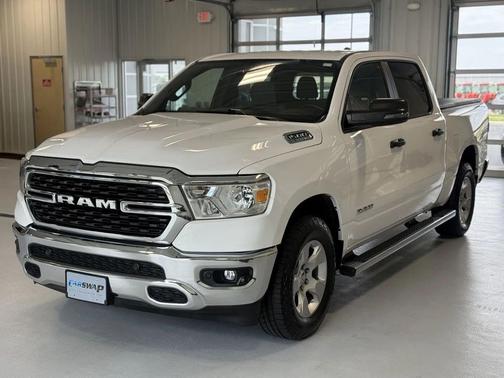 Bright White Clearcoat 2024 RAM 1500 Big Horn/Lone Star