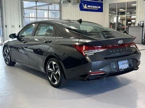 2021 Hyundai ELANTRA SEL