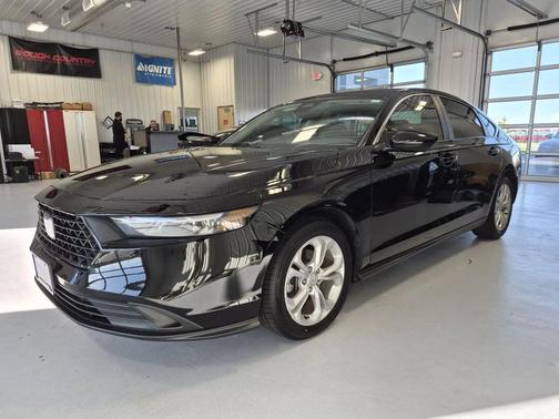 Crystal Black Pearl 2023 Honda Accord LX 1.5T