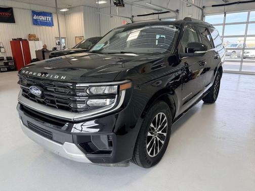 Black Metallic 2025 Ford Expedition Platinum