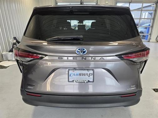 2021 Toyota Sienna LE