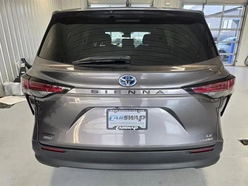 2021 Toyota Sienna LE