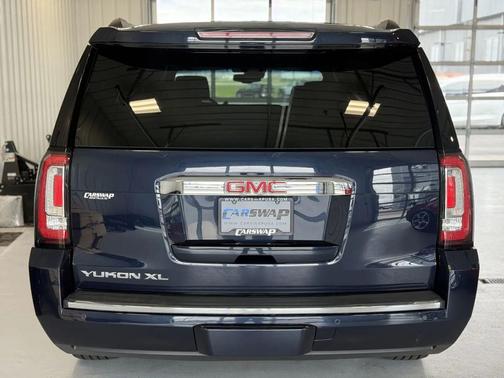 Dark Sapphire Blue Metallic 2018 GMC Yukon XL Denali