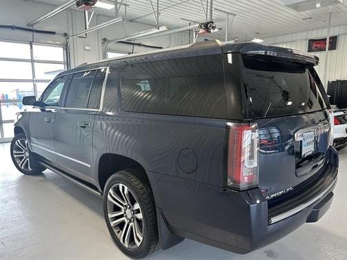 Dark Sapphire Blue Metallic 2018 GMC Yukon XL Denali