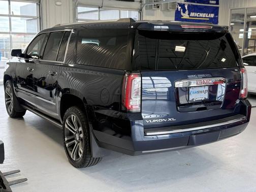 Dark Sapphire Blue Metallic 2018 GMC Yukon XL Denali