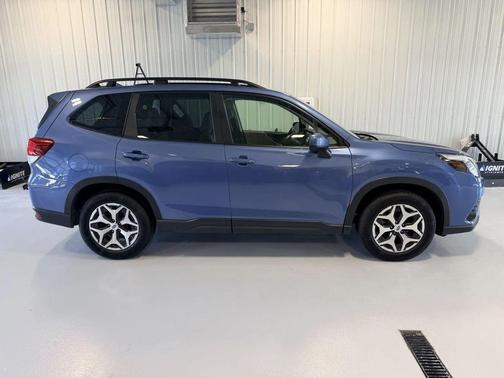 Horizon Blue Pearl 2023 Subaru Forester Premium