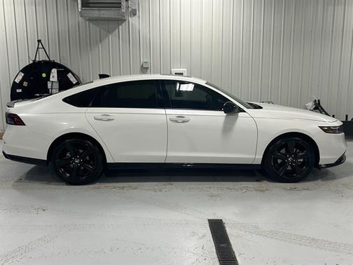 2023 Honda Accord Hybrid Sport-L