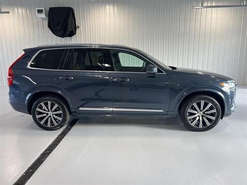 2022 Volvo XC90 T6 Inscription