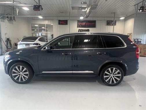 2022 Volvo XC90 T6 Inscription