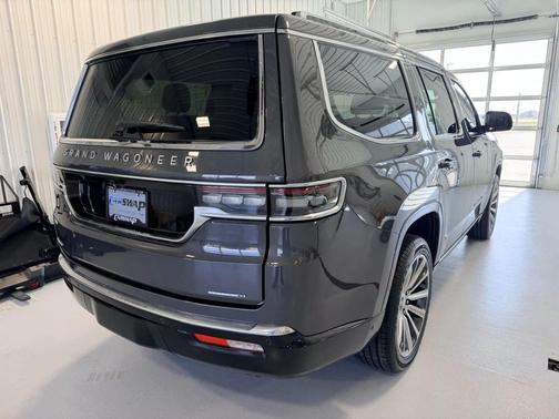 Diamond Black Crystal Pearlcoat 2022 Jeep Grand Wagoneer Series II 4x4