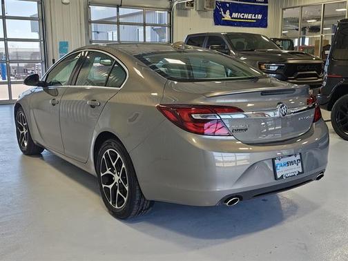 2017 Buick Regal Turbo Sport Touring