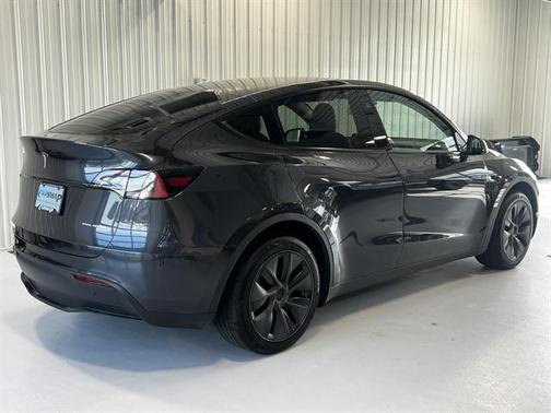2025 Tesla Model Y Long Range Dual Motor All-Wheel Drive