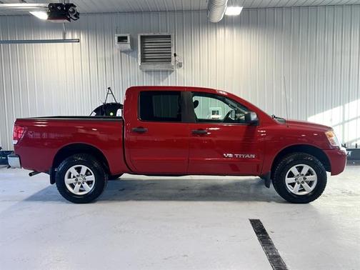 2012 Nissan Titan SV