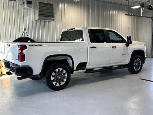 2024 Chevrolet Silverado 2500 Custom