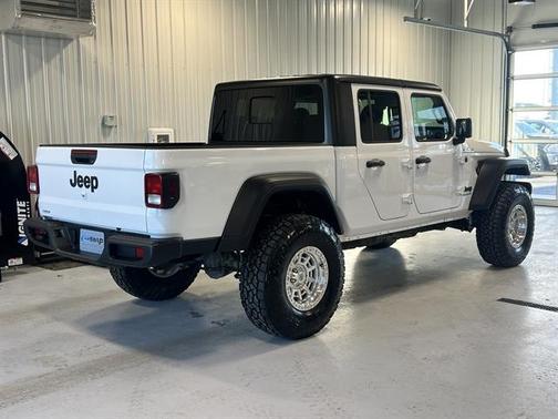 2025 Jeep Gladiator Sport S