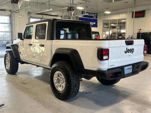 2025 Jeep Gladiator Sport S