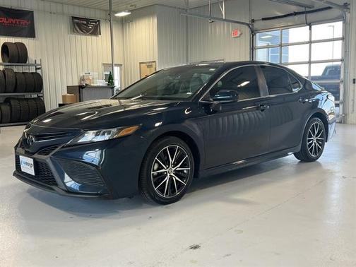 Galactic Aqua Mica 2021 Toyota Camry SE