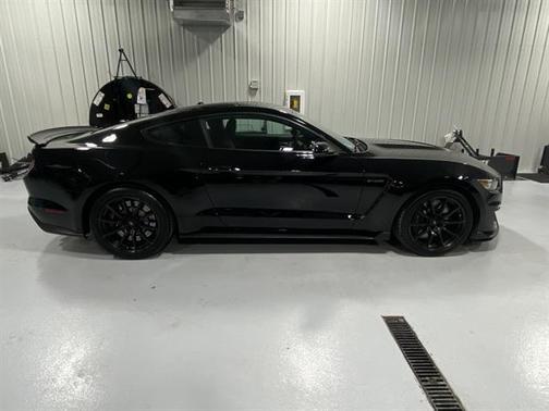 2018 Ford Shelby GT350 Base