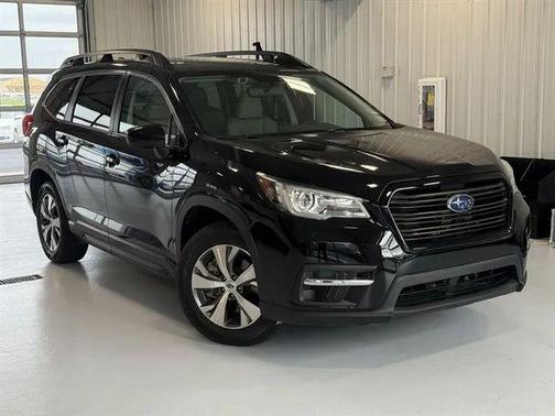 Crystal Black Silica 2022 Subaru Ascent Premium 8-Passenger