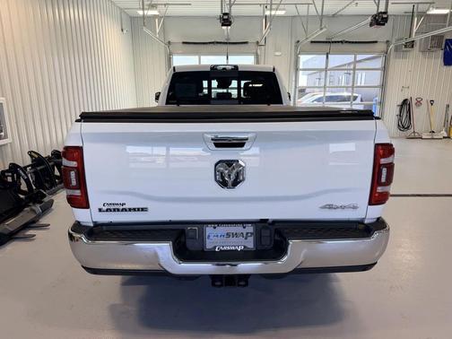 Bright White Clearcoat 2022 RAM 3500 Laramie Crew Cab 4x4 8' Box