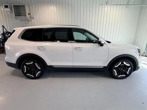 Glacial White Pearl 2025 Kia Telluride S