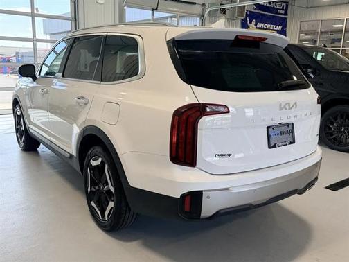 Glacial White Pearl 2025 Kia Telluride S