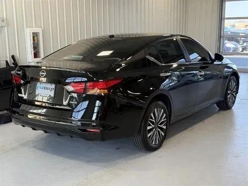 Super Black 2025 Nissan Altima 2.5 SV