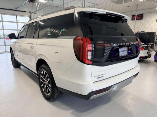 Oxford White 2025 Ford Expedition Max Platinum