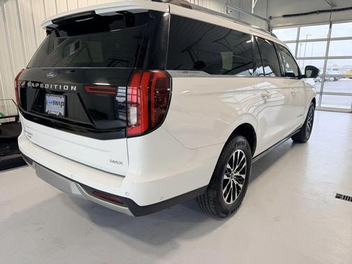 Oxford White 2025 Ford Expedition Max Platinum
