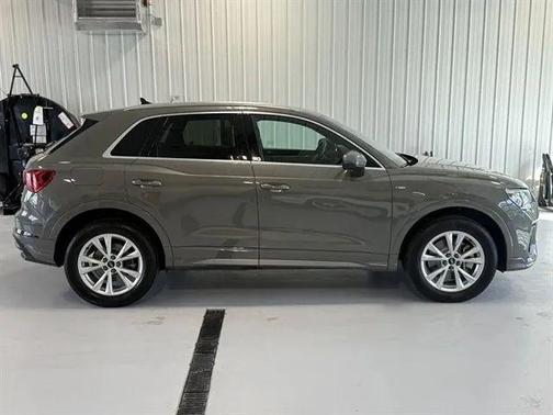 2023 Audi Q3 Premium 45 TFSI S line quattro Tiptronic