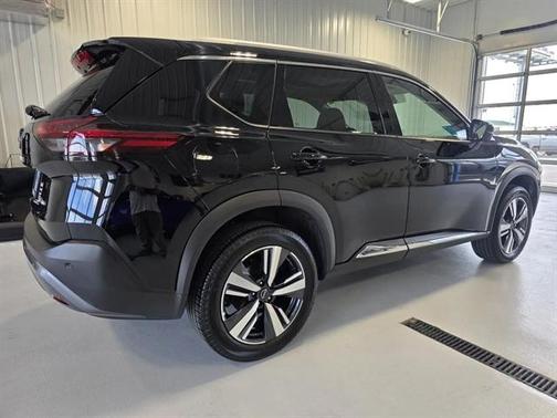 Super Black 2023 Nissan Rogue SL