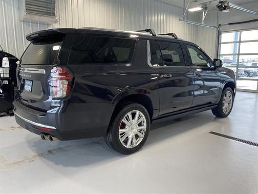 2022 Chevrolet Suburban 4WD High Country
