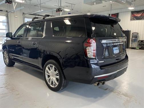 2022 Chevrolet Suburban 4WD High Country