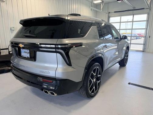 Sterling Gray Metallic 2025 Chevrolet Traverse High Country