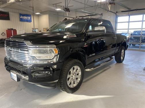 2020 RAM 2500 Laramie Crew Cab 4x4 6'4' Box