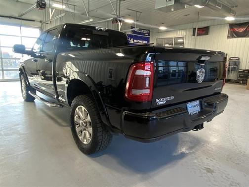 2020 RAM 2500 Laramie Crew Cab 4x4 6'4' Box