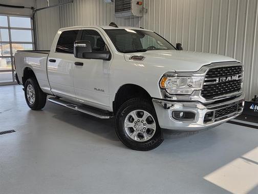 2023 RAM 2500 Big Horn Crew Cab 4x4 6'4' Box